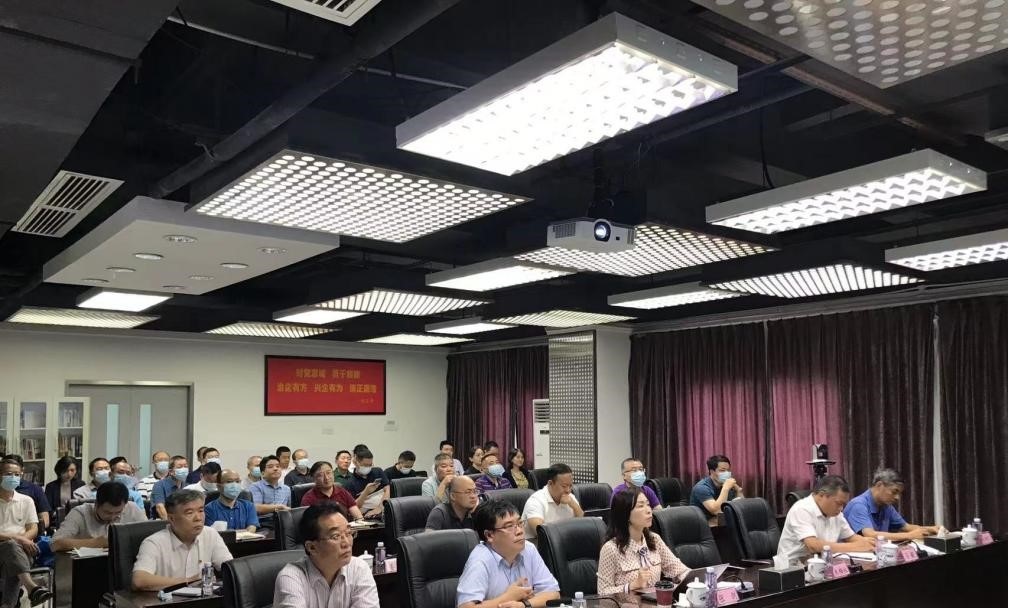 KOK
集团召开2022年第二季度党委理论学习中心组学习（扩大）会议